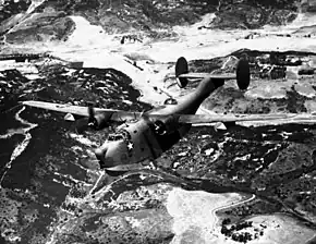 飛行するXP4Y-1 44705号機(1939年撮影)
