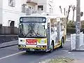 狭隘路線に使用されるエアロミディME（か1007号車）