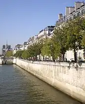 シュリー橋から見るベチュヌ河岸 (Quai de Béthune), サン＝ルイ島