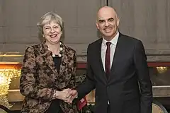 イギリスのテリーザ・メイ首相と（2018年1月24日）