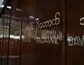 展示されるビルマカリン材