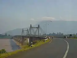 メコン川にかけられた橋the Lao Nippon Bridge, ラオス パークセー郡