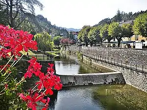 パラッツオーロ・スル・セーニオの風景
