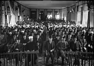 評議会でのフサイニー(1929年、最前列左から2人目がフサイニー)
