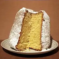 クリスマスに食べられるパンドーロ