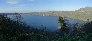 アルバーノ湖