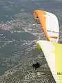 オルデニズでフライトするパラグライダー