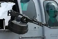 ドアガンとして装備されたFN MAG軽機関銃