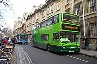 パークアンドライド用の路線バス(オックスフォード)