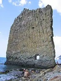ゲレンジークの南にある大きな奇岩、「帆岩」