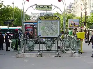 エクトル・ギマール作, メトロ6号線パストゥール駅出入り口 (Pasteur métro L6)