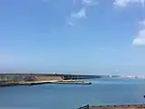 陸地側からの全景