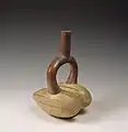ペピーノを象った鐙型注口土器（モチェ文化）
