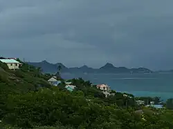 プティトマルティニーク島（手前）とカリアク島（奥）