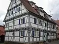 1508年建造の木組み建築 (Hauptstraße 21)
