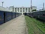 フィリピン向け輸出車両（左）（2007年撮影）