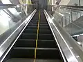 中心部分を強調したエスカレーター。各駅に設置されている。