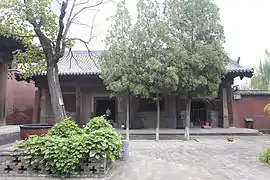 羅漢殿、伽藍殿。