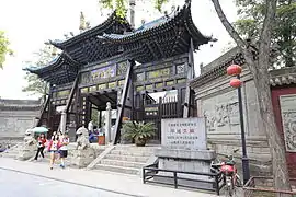 牌坊。