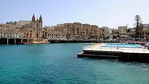 ピシーナの風景