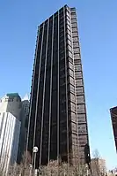 ダウンタウン・ピッツバーグに建つ超高層ビル左: USスチール・タワー 中央: BNYメロン・センター 右: ワン・PPGプレイス