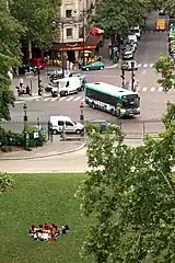 ビュット＝ショーモン公園とアルマン＝カレル広場 (Buttes Chaumont et place Armand-Carrel, Paris.)