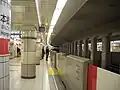 丸ノ内線の1番線ホーム（2008年12月）