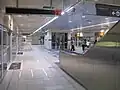 地下2階ホーム