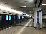 プラットホーム