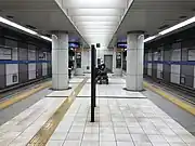 プラットホーム
