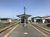 プラットホーム（奥は高田方面、2018年4月）