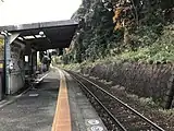 ホーム（2018年12月、奥が吉見方面）