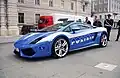 イタリアの高速パトカーランボルギーニ・ガヤルド(2015年から2年掛けてウラカンに総替え)主なパトカーはスバル・レガシィ