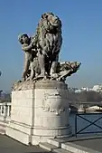 ジュール・ダルー作のライオン像