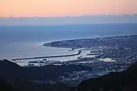 焼津漁港と駿河湾