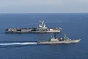 仏海軍「シャルル・ド・ゴール」と共同訓練を実施中の「せとぎり」