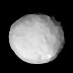 超大型望遠鏡VLTに搭載されている撮像装置「SPHERE」によって撮影され、2017年に公開されたパラスの画像