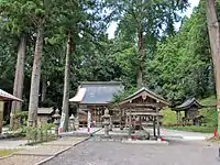 熱日高彦神社境内