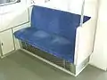 車端部座席（新モケット）