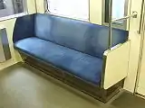 1000形 優先席（4人がけ）