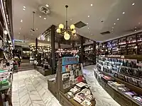 7階TSUTAYA（BOOK）