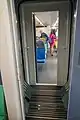 車両間は幌で繋がっている