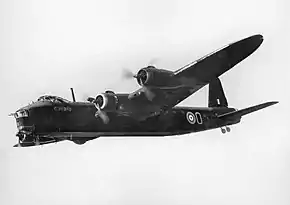 飛行するスターリング Mk.I W7459号機(1942年撮影)