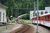 廃止となった旧オーバーマット駅、旧線はここから最大261パーミルのラック区間となる