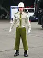 甲式軍便服にヘルメット着用の憲兵下士(伍長に相当)。(2011年10月9日)