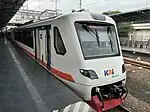 スカルノハッタ線の空港列車として走るINKA EA203系電車