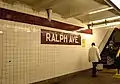 Red Familyラルフ・アベニュー駅