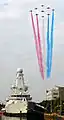 HMSダンカンの上空をダイヤモンド・ナインで飛ぶ（2014年）