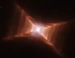 ハッブル宇宙望遠鏡の広視野・惑星カメラ2が撮影した赤い長方形星雲