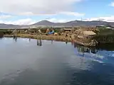 チチカカ湖に浮かぶ葦の島